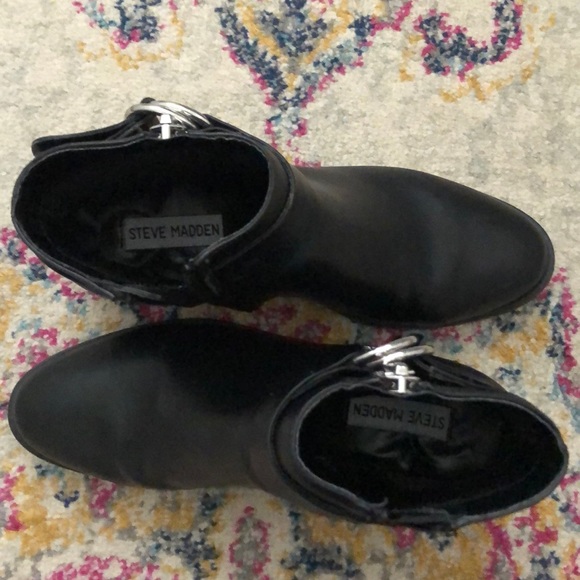 Steve Madden Distinct ankle Booties - Picture 5 of 7